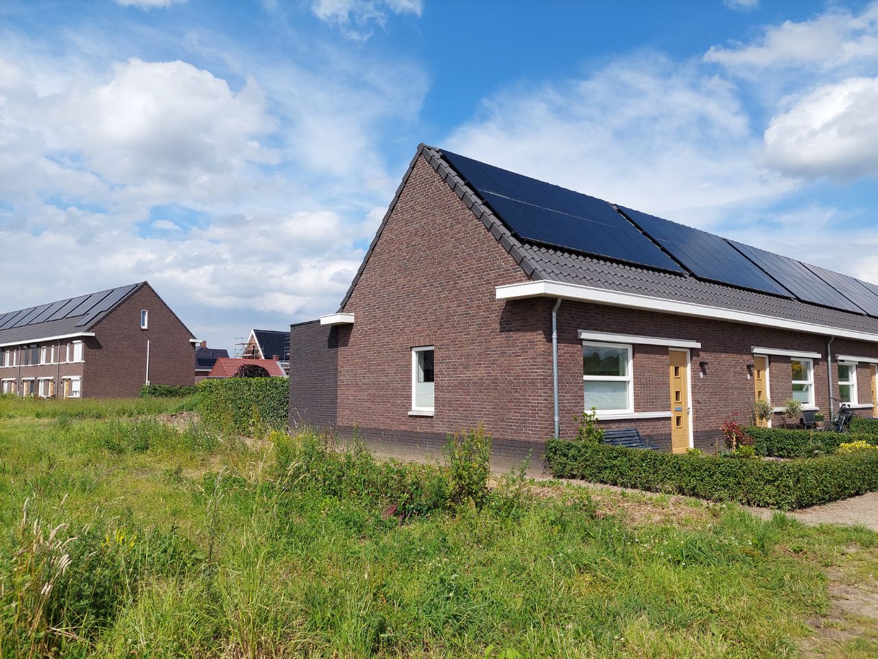 De levensloopwoningen hebben een slaapkamer en badkamer op de begane grond, zodat je hier gelijkvloers kan wonen