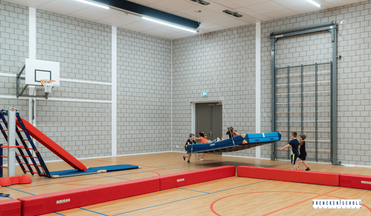 Het interieur van de sporthal