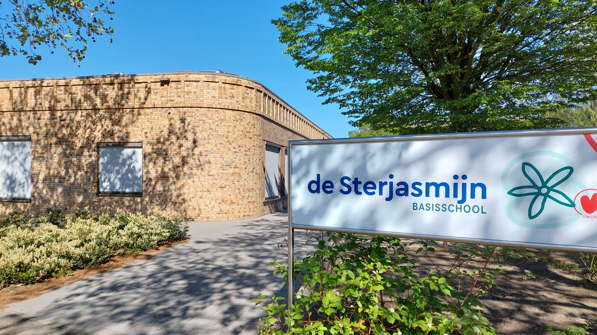 Sinds 2021 geeft Basisschool de Sterjasmijn hier les