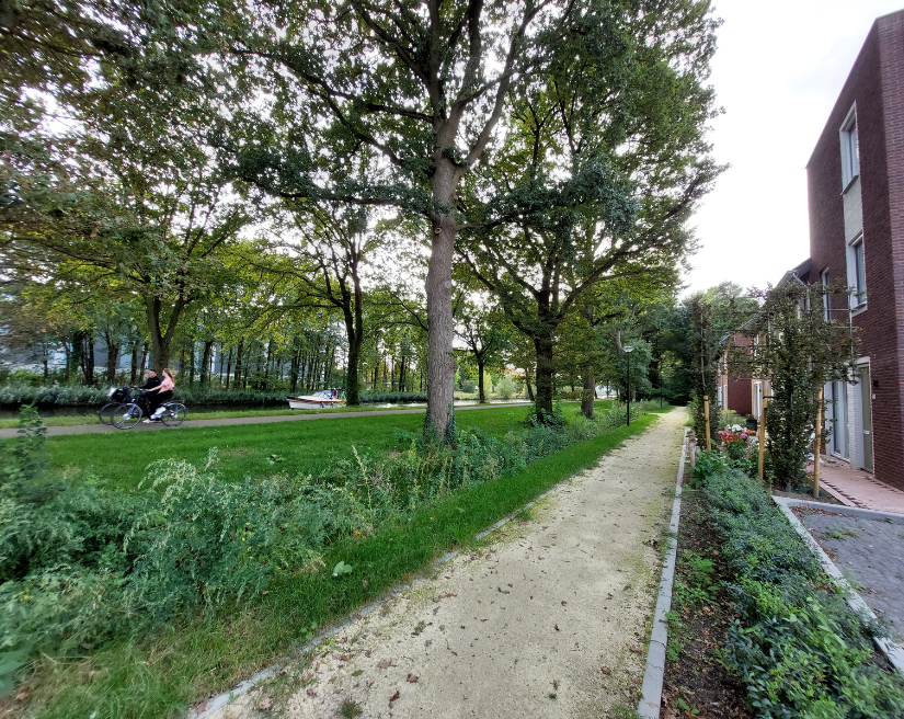 Heerlijk wonen met alleen wandelaars, fietsers en boten voor de deur