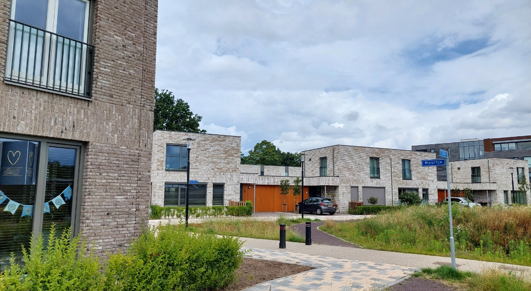 Gelijkvloers wonen kan in één van de acht patiowoningen