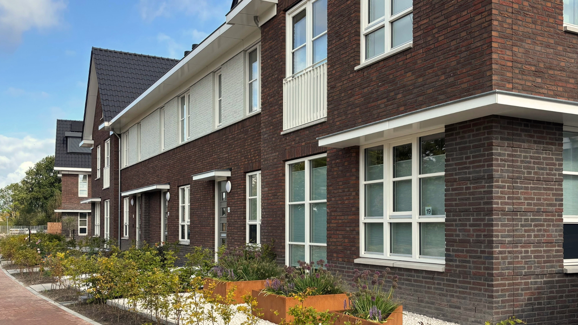 De nieuwbouwwoningen in Ekerschot typeren zich met ruime overstekken
