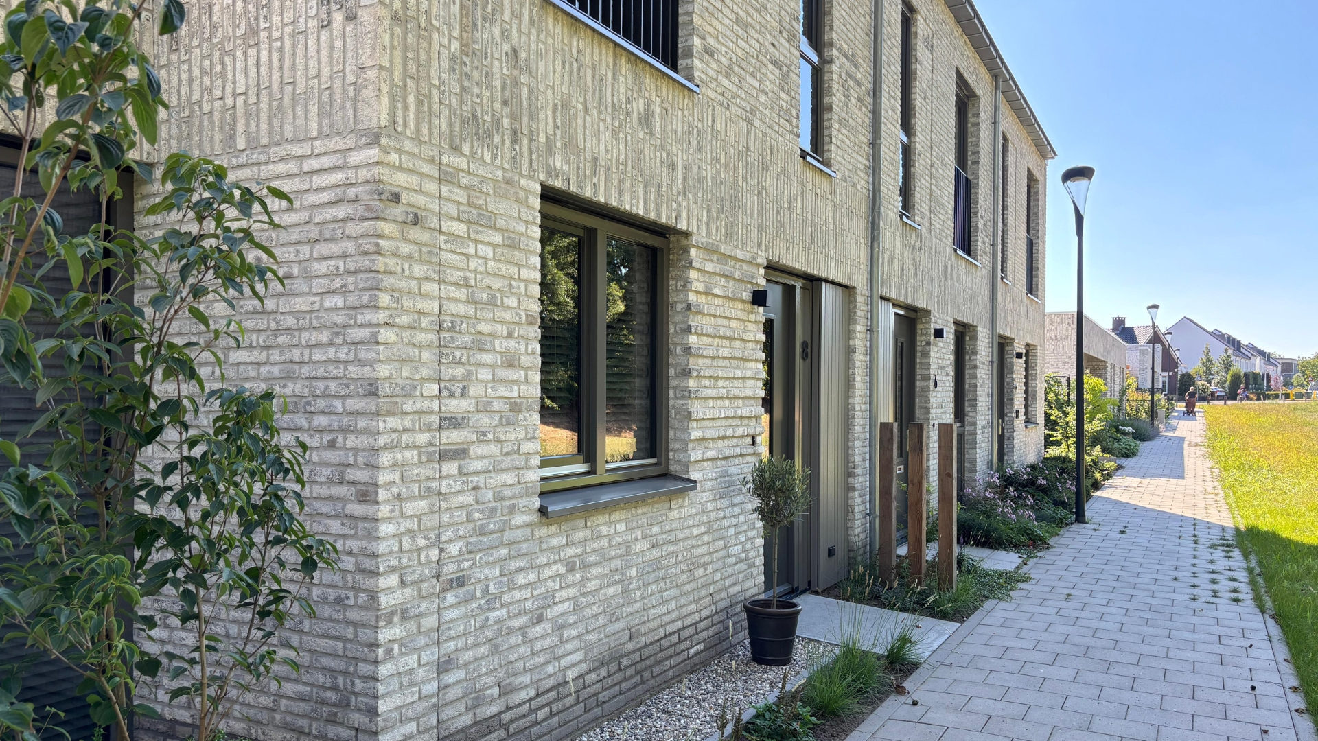 Deze veertien nieuwbouwwoningen vormen het laatste perceel van de wijk Moorland-Oost te Oirschot