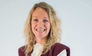 Makelaar Nikki Vermeeren van Van de Water Makelaars