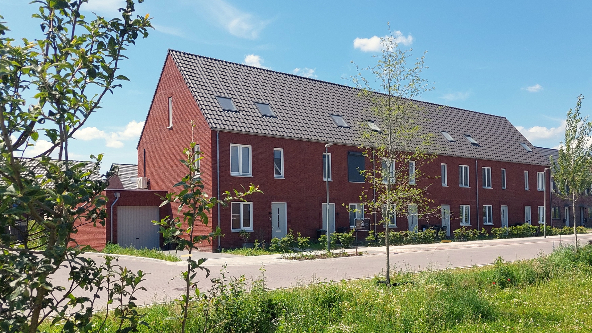 De ruimere rijwoningen vormen fijne gezinswoningen
