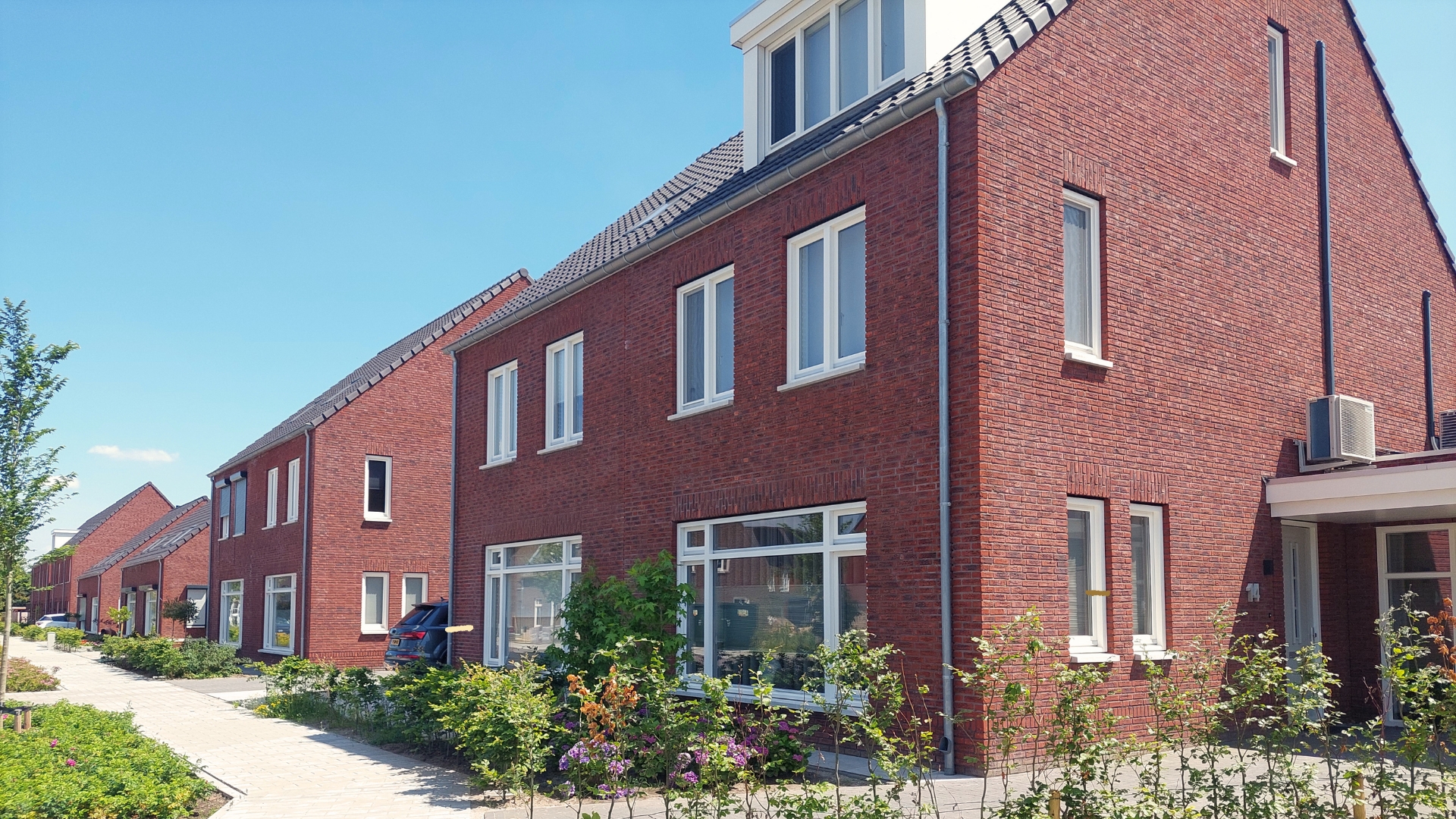 De tweekappers bieden o.a. een thuis aan doorstromende gezinnen