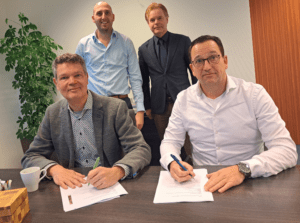 nieuwbouw t laar kapelstraat heeze tekenen anterieure overeenkomst gemeente wethouder Robert Groenewoud directeur Jeroen van Stiphout Van Stiphout Projectontwikkeling