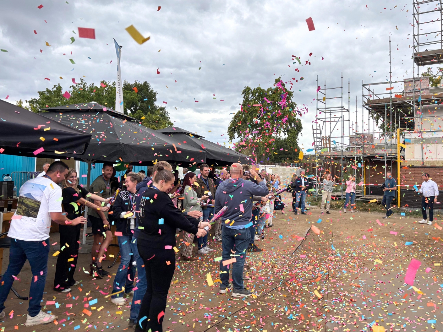 Een feestelijke viering met toekomstige bewoners van Houtse Pracht