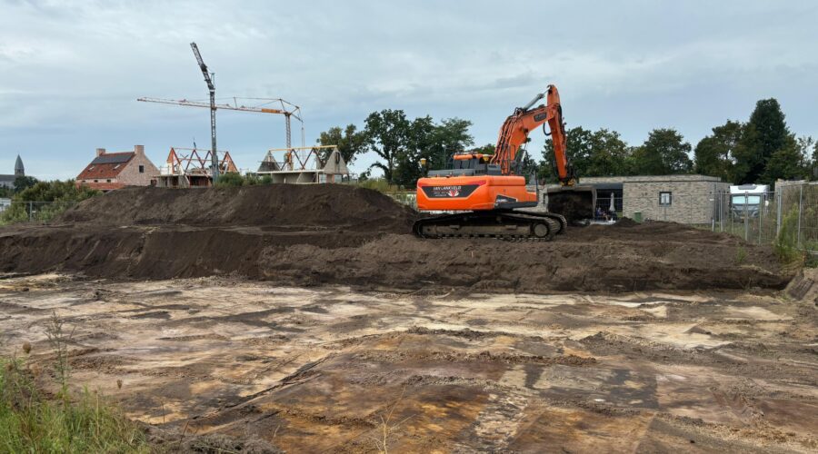Grondwerkzaamheden ter voorbereiding op de bouw van Burgste Buurt