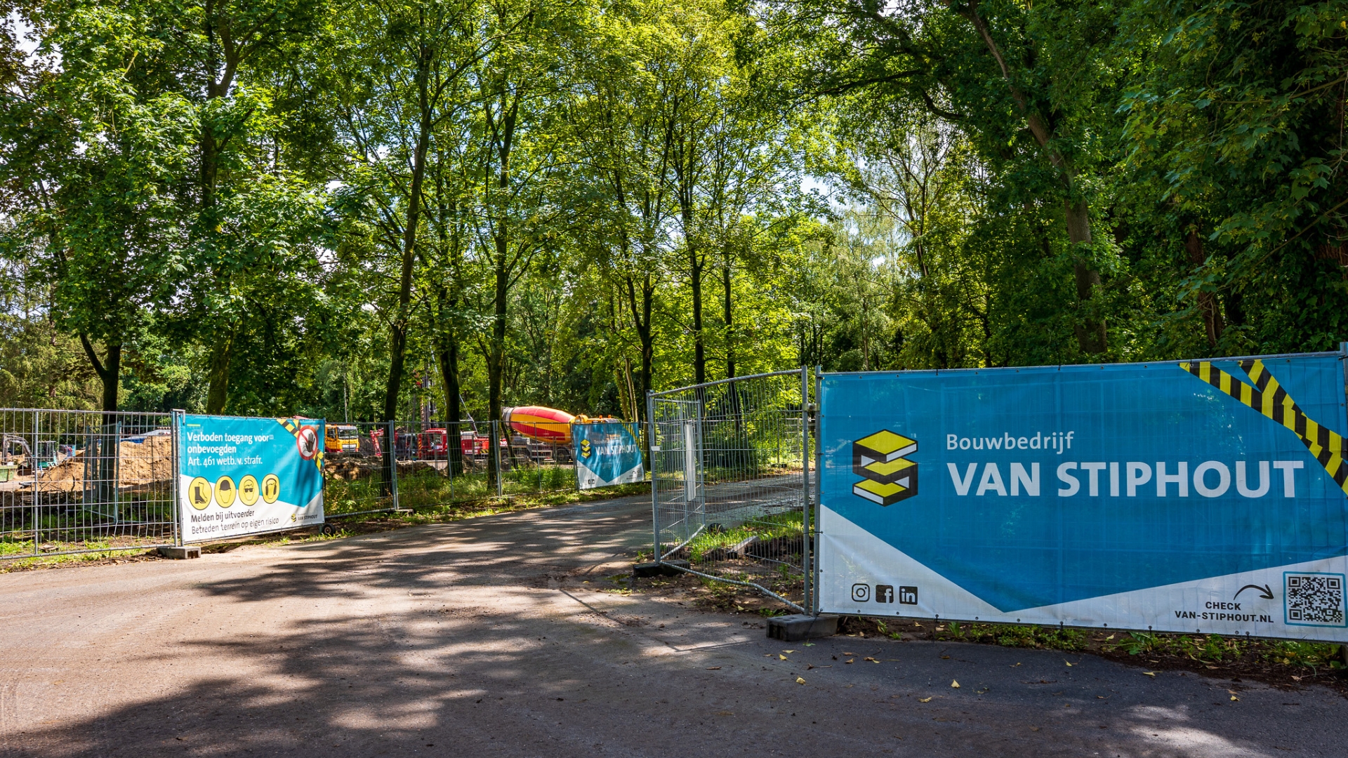 De entree van bouwplaats Kloostergoed Theresia te Vught